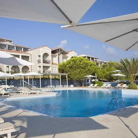 Hotel The Bay & 5*